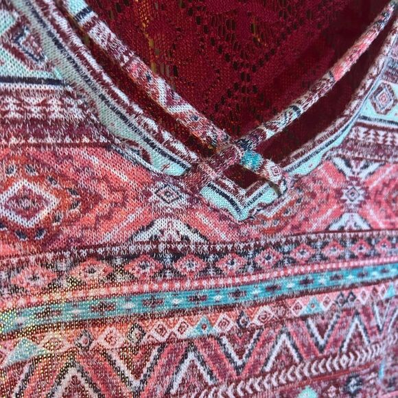 Almost Famous Red and Blue Patterned Hi Low Long Sleeve Top Size L - Picture 4 of 15